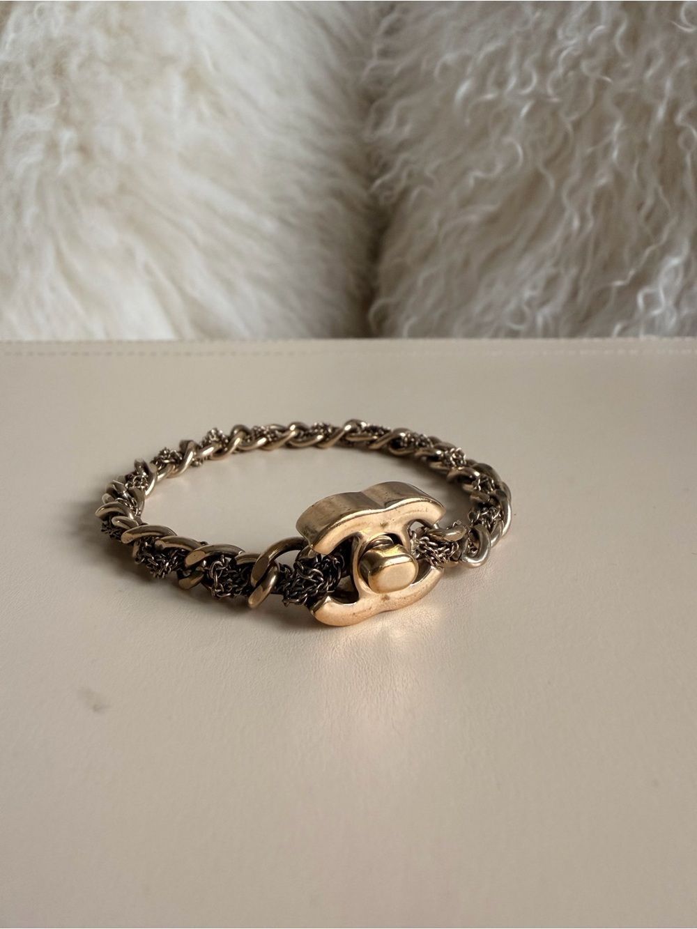 chanel turnlock bracelet size m